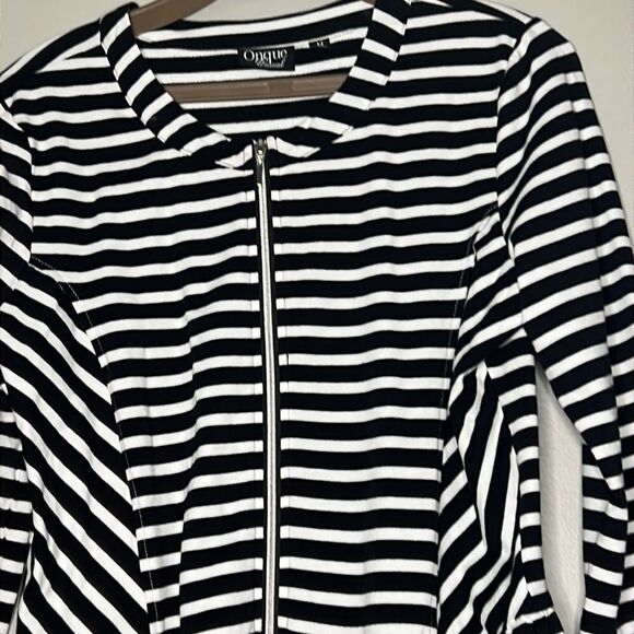Onque Casuals Women’s Size Medium Black White Stripe Peplum Zip Front Sweater - Picture 4 of 11